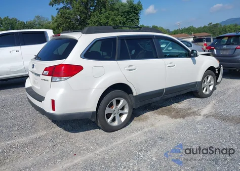 2013 Subaru Outback 2.5I Premium z USA, uszkodzony, nr VIN 4S4BRCCC5D3202483